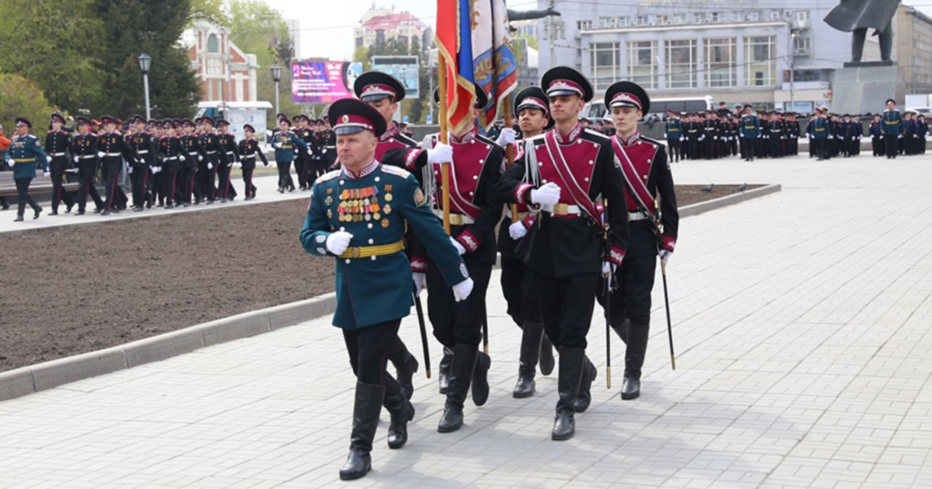 Сибирский кадетский корпус отметил свой день рождения в центре Новосибирска  | Ведомости законодательного собрания НСО